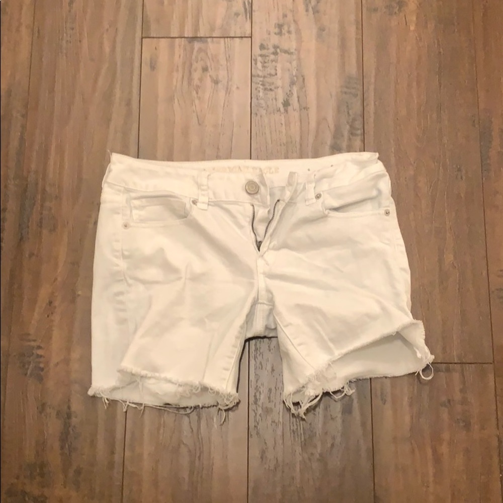 American eagle white shorts